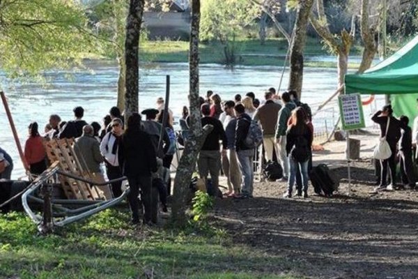 Cruce fluvial y trabajo constante en la zona del arroyo Guazú