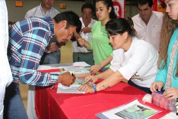 Más de 900 usuarios de la DPEC recibieron la Tarjeta Verde