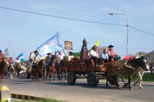 Peregrinos itateños llegaron a rendir honores a San Luis