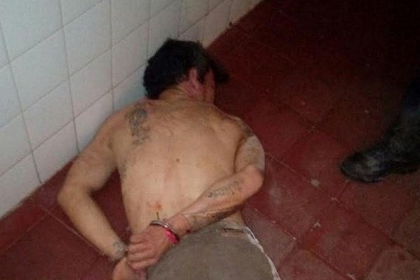Policía intentó identificar a un sospechoso y casi muere apuñalado