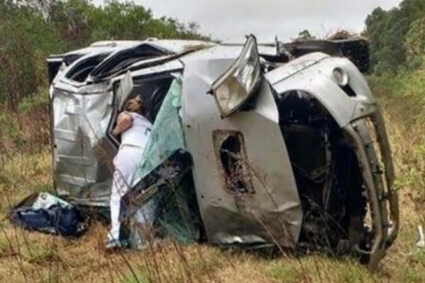 Dirigente rural de Alvear despistó y volcó en la autovía 14