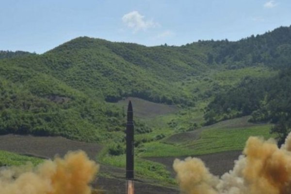 Corea del Norte lanzó un nuevo misil y puso en alerta el norte de Japón