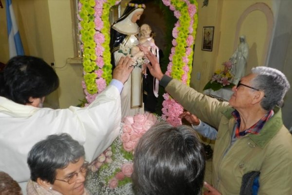 Santarroseños rindieron honores a la dulce Rosa de Lima