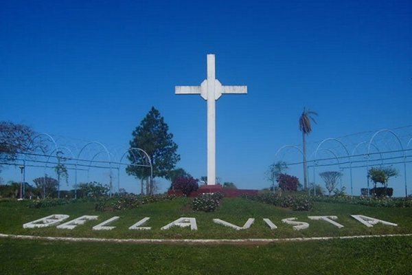 Iban cuatro en moto y cayeron: Una mujer murió en el hospital