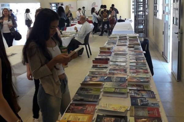 Se puso en marcha la 4° Feria del Libro en Caá Catí