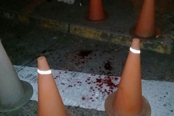 Pelea entre estudiantes de la Escuela Comercio: Un menor apuñalado en zona del puerto