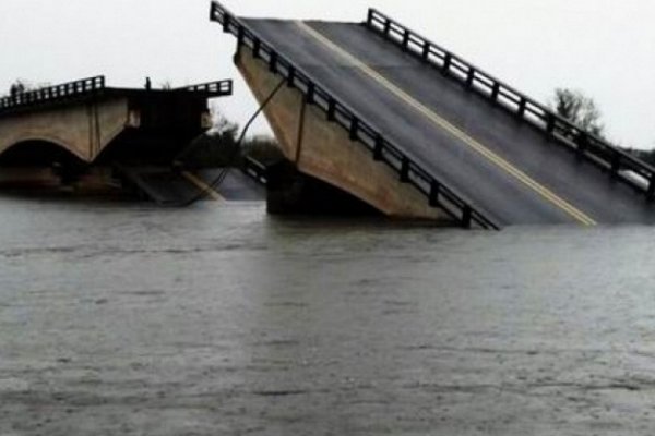 Paso Santa Rosa: Alertan por fisuras en un puente a 500 metros del caído