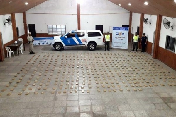 Corrientes: Prefectura incautó casi 400 kilos de marihuana a la vera del río Paraná