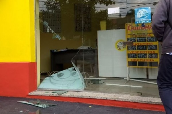 Robaron elementos de valor de una agencia de quiniela