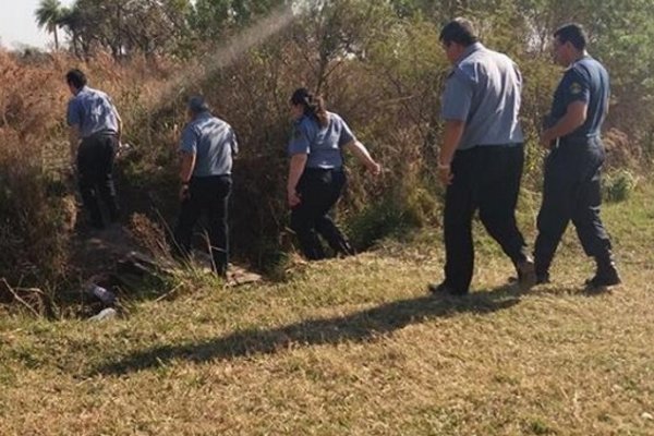 Continúa la búsqueda del sujeto que mató a un joven en el asentamiento del barrio Pirayuí