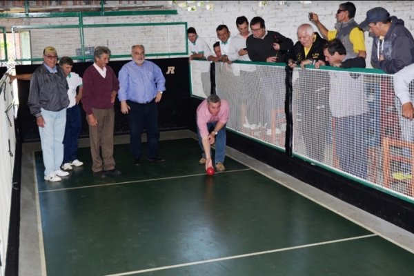 Bella Vista estrenó dos canchas de bochas con superficie sintética