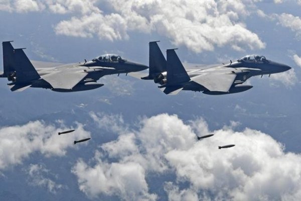 Bombarderos de EEUU simulan un ataque cerca de Corea del Norte