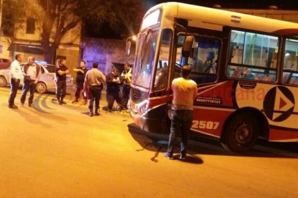 Capital: peatón fue atropellado por un colectivo y sufrió graves lesiones