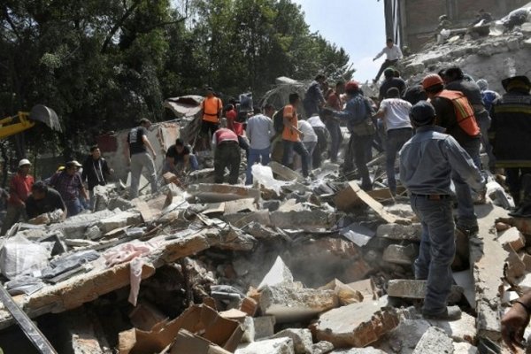 Terremoto en México: al menos 32 nenes murieron tras derrumbarse un colegio