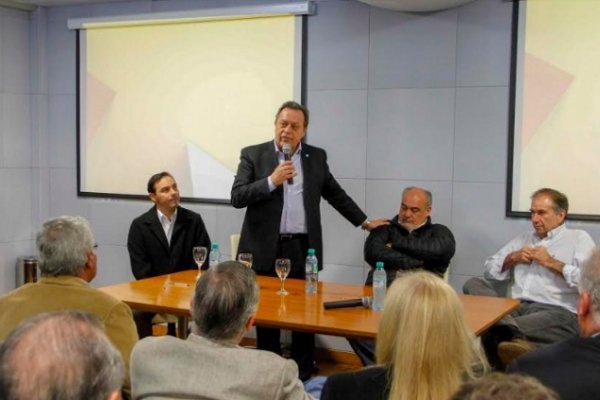 Se rubricaron convenios para obras que beneficiarán a Ituzaingó e Itatí