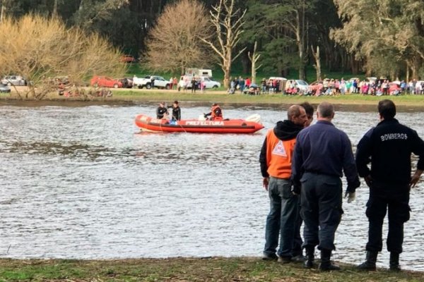 Hallaron el cuerpo del joven que cayó del kayak en la Laguna de Los Padres