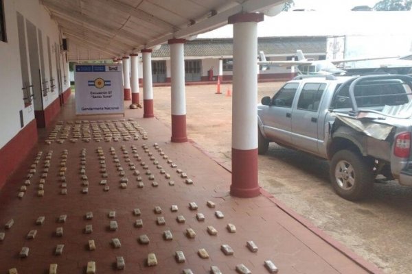 Operativo Doble Fondo en Corrientes: Incautan más de 97 kilos de marihuana en una camioneta