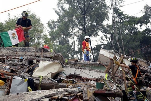 México: asciende a 337 la cifra de muertos por el terremoto