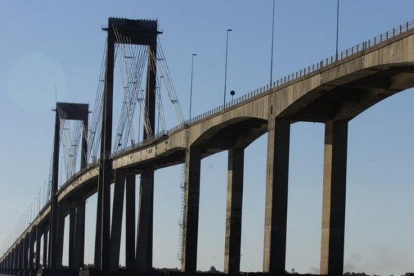 Adolescente intentó arrojarse del puente General Belgrano con su beba de 4 meses