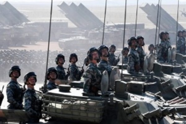 Corea del Sur endurece su postura frente a Pyongyang y exhibe su capacidad militar
