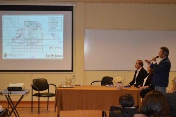 Garay presidió la presentación del proyecto de urbanización para Santo Tomé