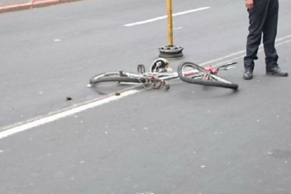 Ciclista falleció tras ser arrollado sobre ruta 14 por una camioneta que se dio a la fuga