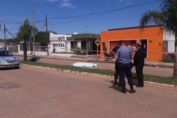 Mercedes: un joven murió tras caer de su moto