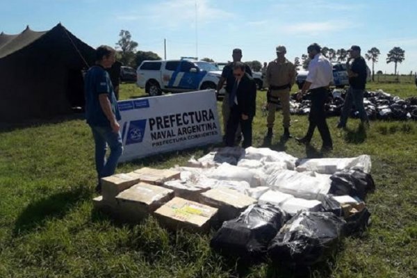 Casi 67.000 kilos de droga fueron incinerados simultáneamente en seis provincias