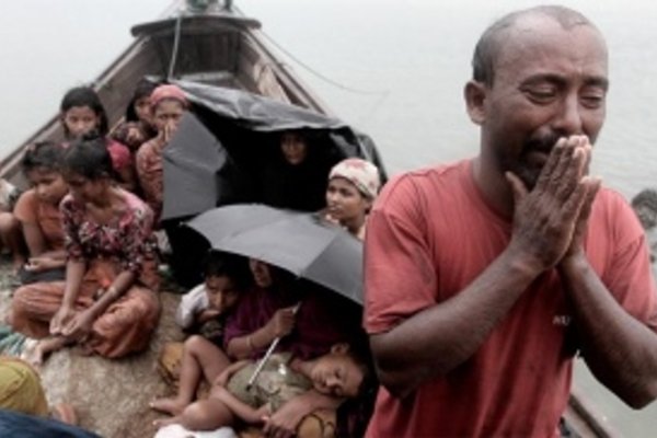 Al menos 10 niños y dos adultos rohinyás murieron al naufragar un bote con refugiados
