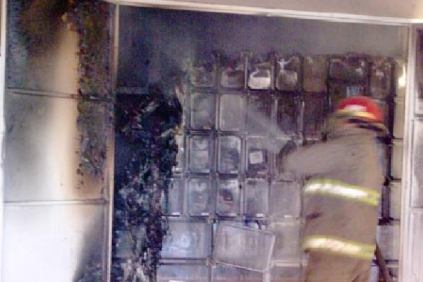 Falla eléctrica causó incendio en tableros de un edificio céntrico