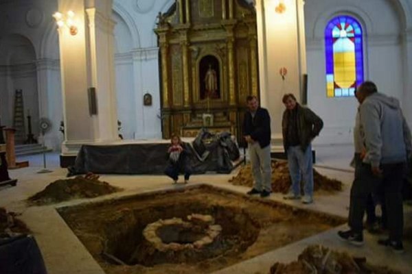 Corrientes: Descubren enorme pozo en la Catedral de Goya