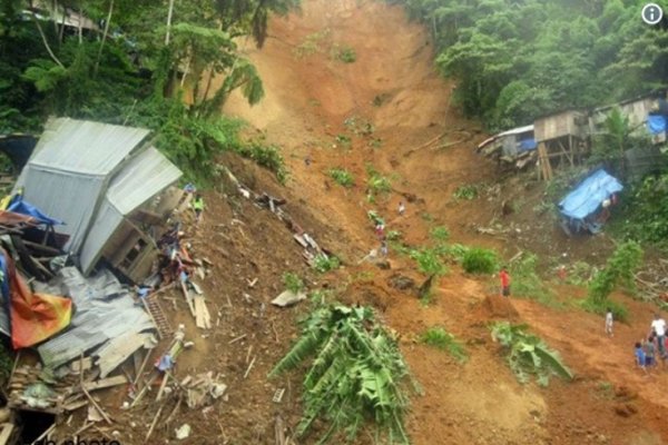 Al menos 37 muertos y 40 desaparecidos por inundaciones y avalanchas