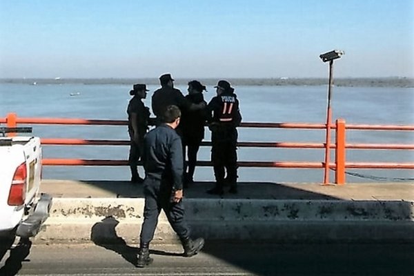 Evitan dos intentos de suicidios en el puente Belgrano