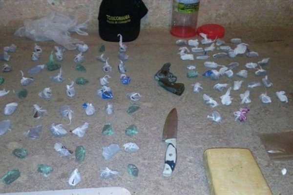 Allanaron un kiosko de droga y secuestraron varios elementos