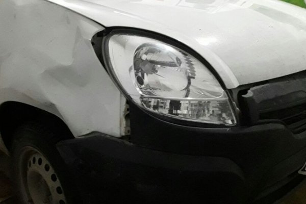 Colisionan una moto y una camioneta