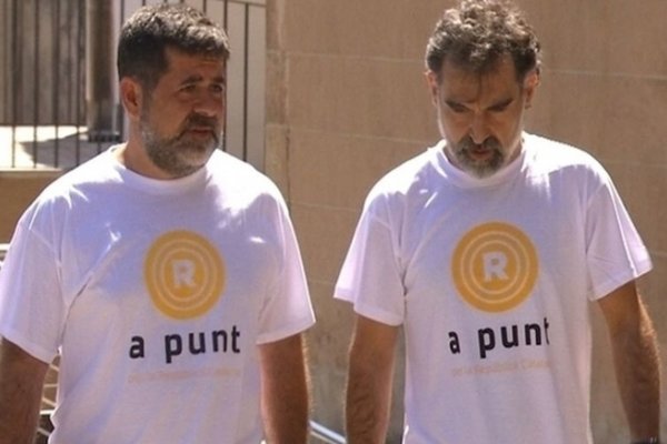 Cataluña: Dictaron prisión a líderes independentistas y estalló un cacerolazo