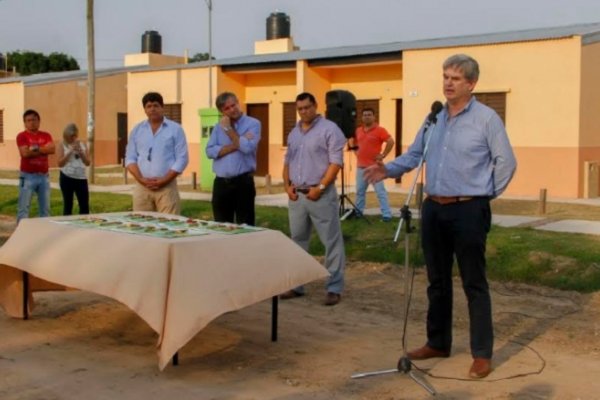 La Provincia entregó viviendas en Itá Ibaté