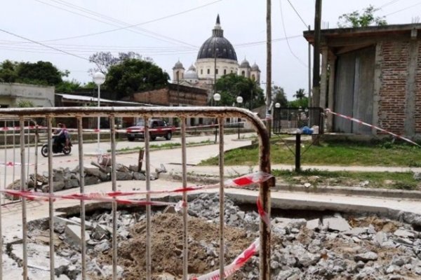 Comenzó la reparación del hundimiento del pavimento en Itatí