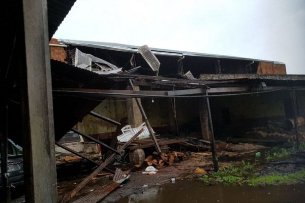Alvear: Varias viviendas sufrieron voladuras de techo por el temporal