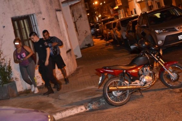 Pelea callejera: Una mujer terminó herida en el centro capitalino