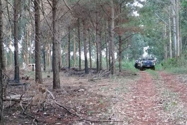 Rastrillan zona donde estaba el vehículo de dos desaparecidos