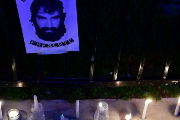 El juez confirmó que no hay lesiones y que en dos semanas se sabrá cómo murió Santiago
