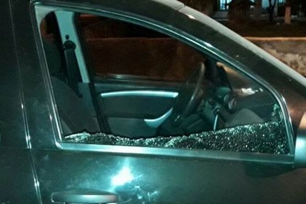 Motochorros asaltaron y golpearon a una mujer en el barrio Hipódromo