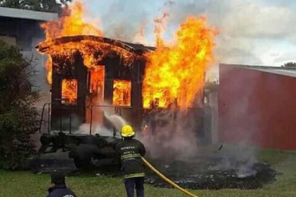 Incendiaron vagón del ferrocarril parte de la Estación del Este de Monte Caseros