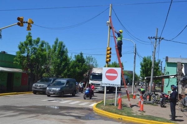 Santa Luciá: Colocan sistema de fotomultas en los semáforos