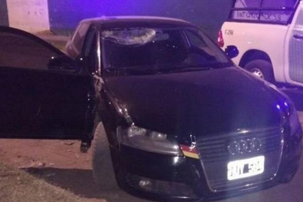 Sigue en estado delicado el motociclista atropellado por un auto que luego fue abandonado