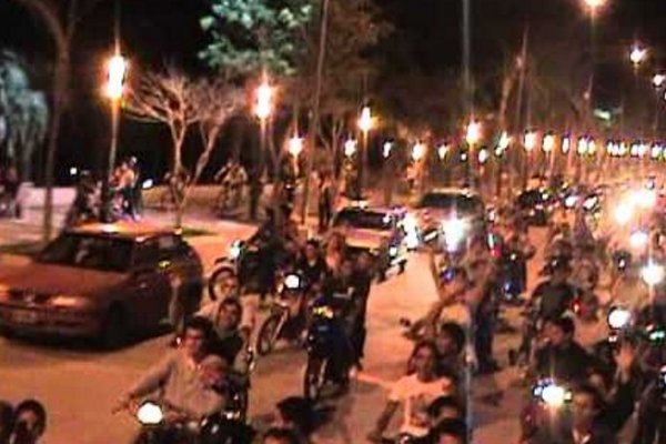 Seguidores de Yiyo y una nueva madrugada sin control en Corrientes