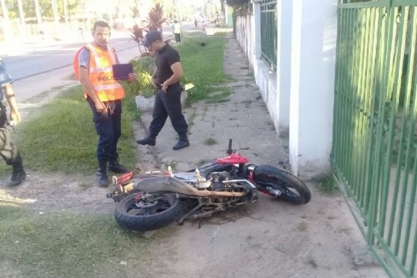 Una mujer sufrió graves heridas al chocar contra un caballo