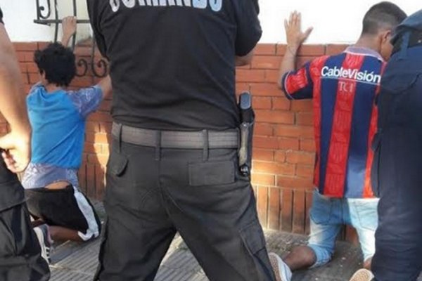 Detuvieron a dos jóvenes cuando intentaban cometer un arrebato