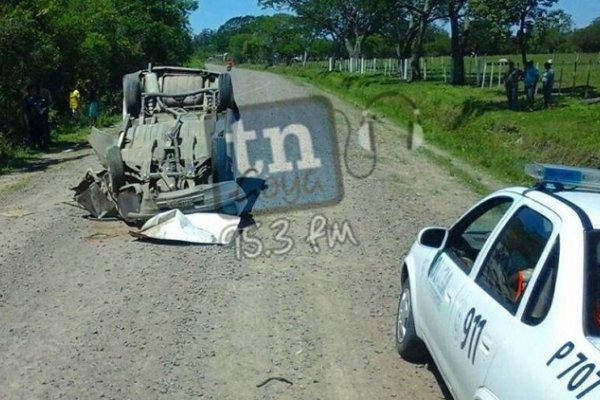 Goya: impactante vuelco de un auto dejó dos heridos de gravedad